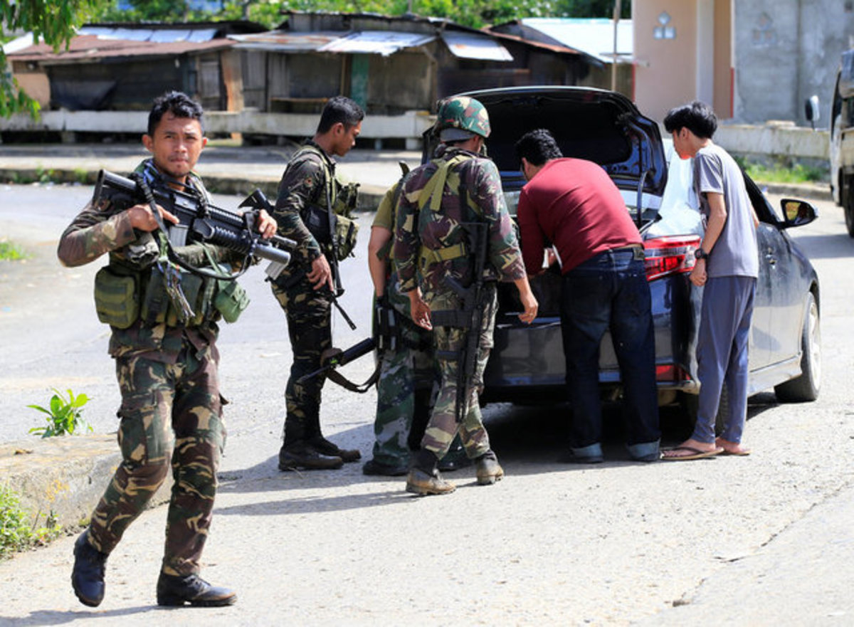 Τραμπ: Στέλνει στρατό στις Φιλιππίνες