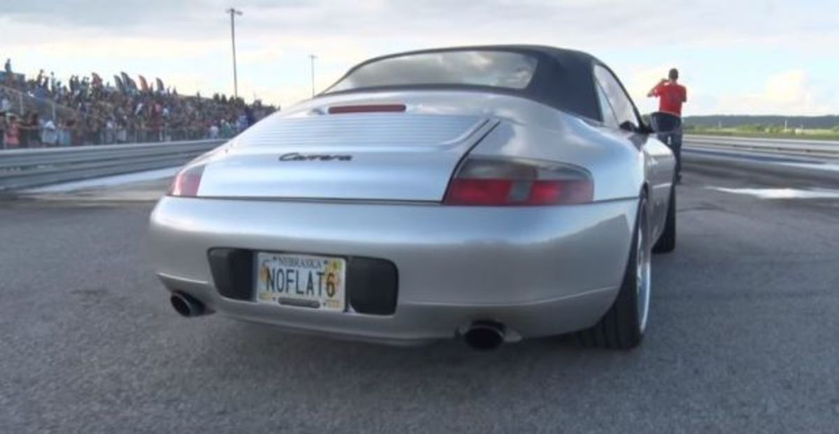 Αυτή η Porsche 911 κρύβει ένα ένοχο μυστικό [vid]
