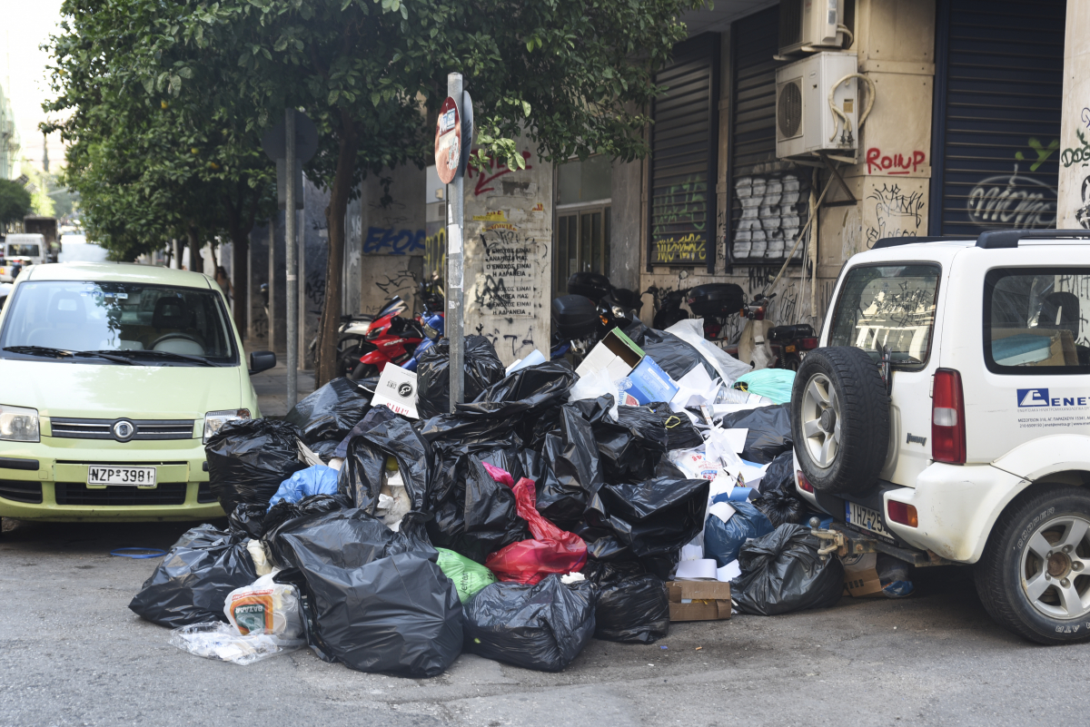 Νεα ομηρία για τους συμβασιούχους – Ολιγόμηνες συμβάσεις για 6.100 άτομα