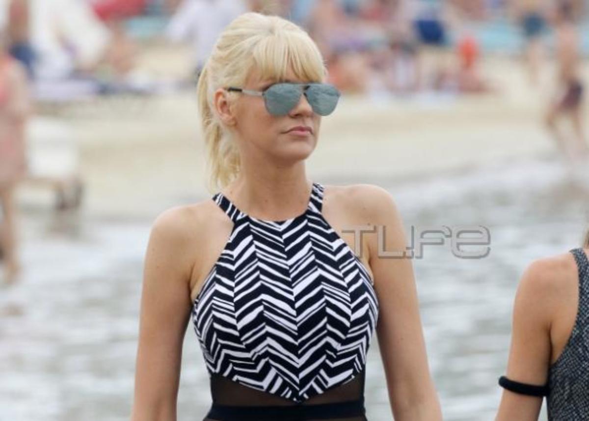 Σάσα Σταμάτη: Δείτε τη δημοσιογράφο με μαγιό χωρίς ρετούς! [pics]