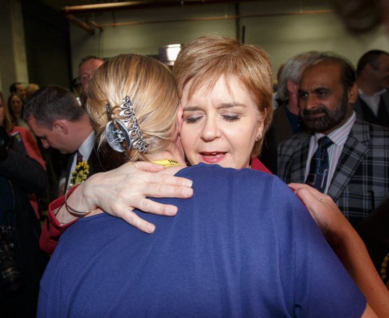 Πανωλεθρία και για τους εθνικιστές στη Σκωτία – “Παγώνει” το δημοψήφισμα
