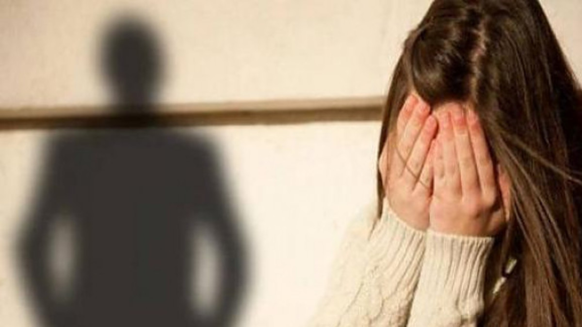 Στο κελί καθηγητής για σεξουαλική εκμετάλλευση ανήλικης μαθήτριας