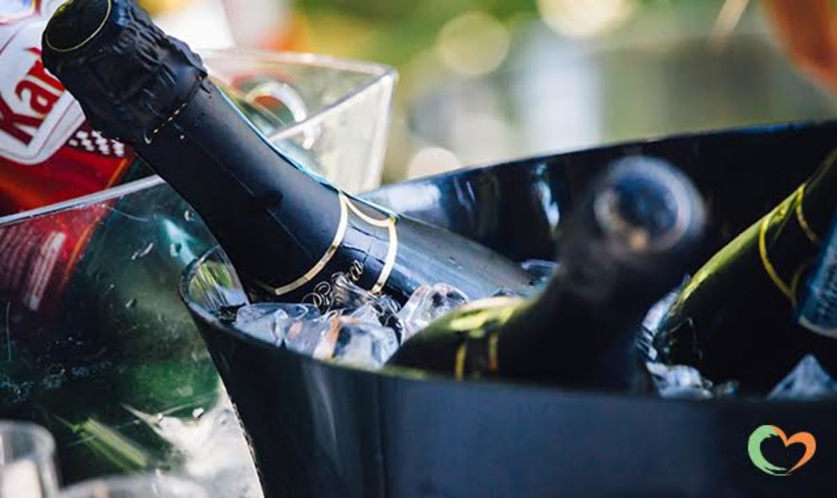 Μπίρα Heineken 4x500ml μόνο 4,58€, Ελληνικά Κρασιά 1+1 Δώρο, και άλλες εκπληκτικές προσφορές κάβας έως και -50%!