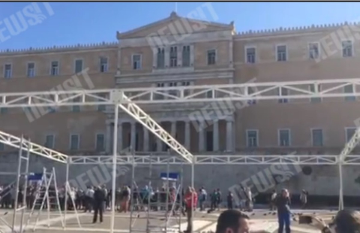 Προετοιμασίες για μαθητική παρέλαση