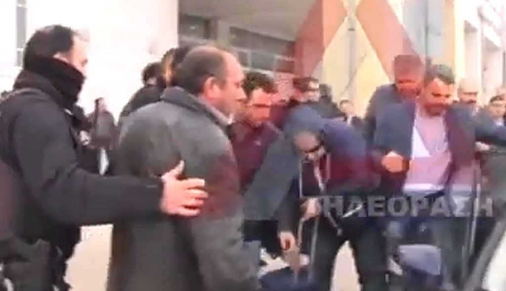 Προπηλακισμός βουλευτών του ΣΥΡΙΖΑ στην Αλεξανδρούπολη