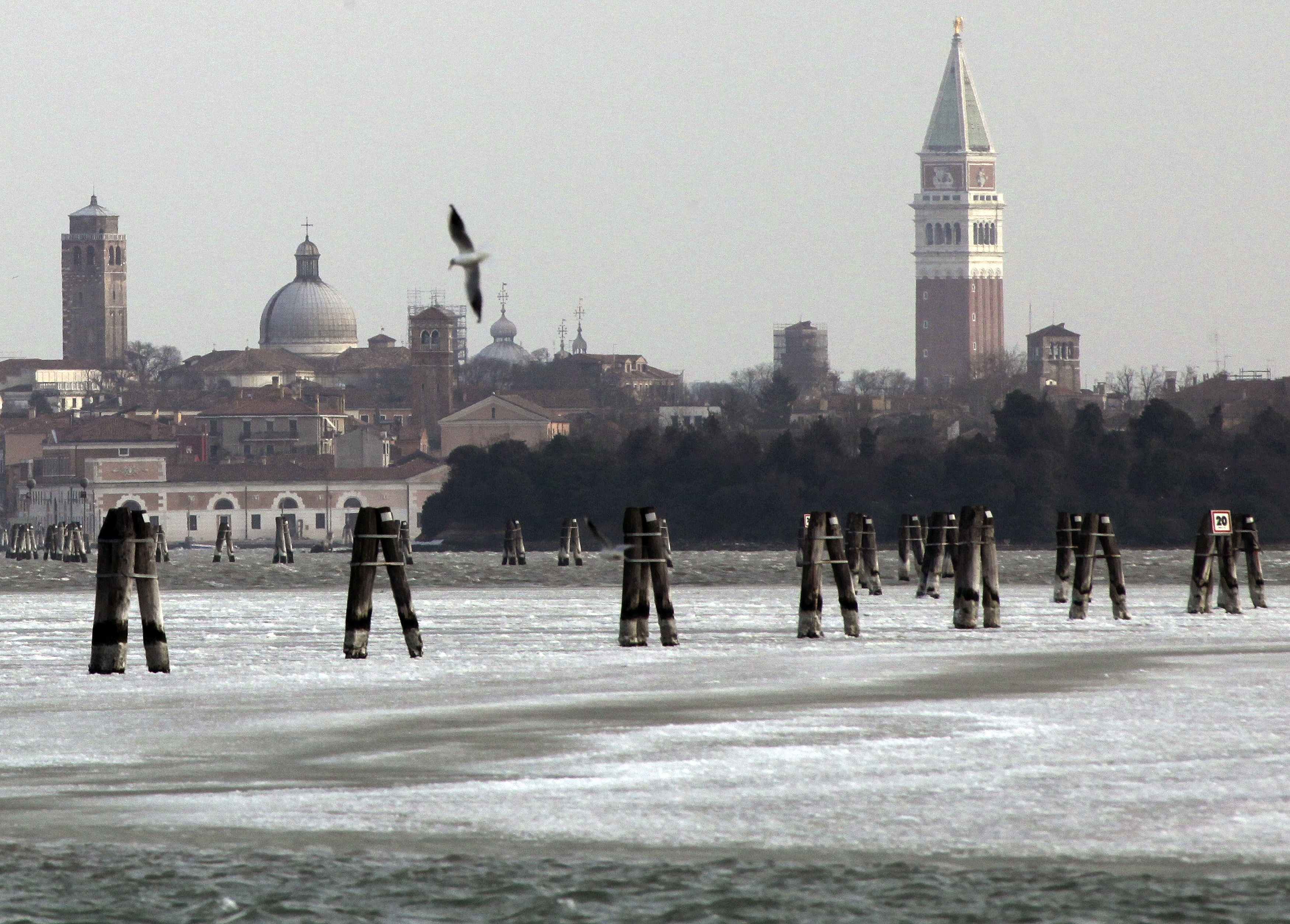 Άρχισε να παγώνει η λιμνοθάλασσα της Βενετίας – Μείον 30 βαθμοί στις Άλπεις
