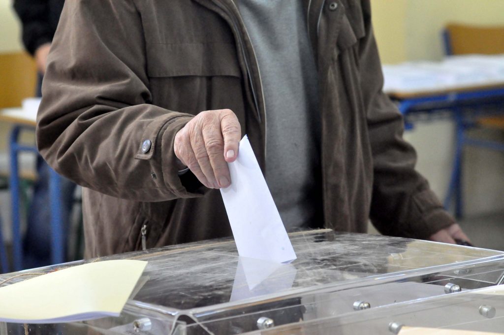 Πάνω απο 3 εκατ. πολίτες γύρισαν την πλάτη στα κόμματα εξουσίας
