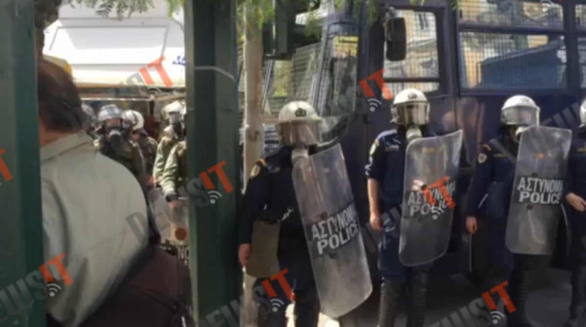 Διαβουλεύσεις λιμενεργατών με ΜΑΤ