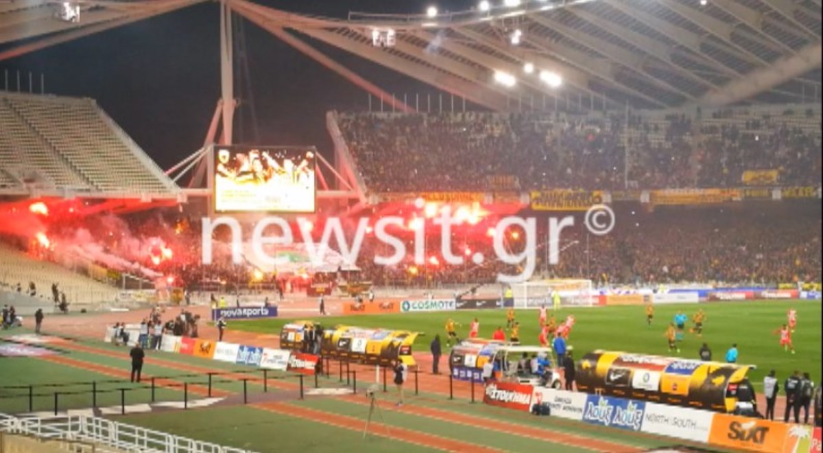 Ατμόσφαιρα ντέρμπι ΑΕΚ Ολυμπιακός