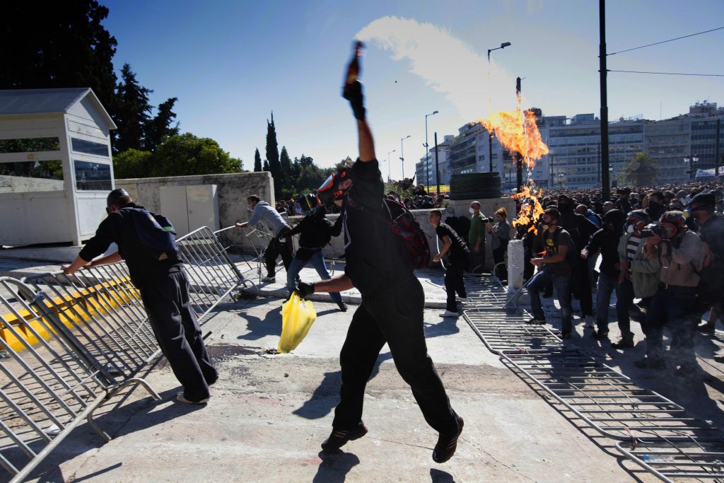 Φωτορεπορτάζ από την μεγαλειώδη διαδήλωση και τα επεισόδια