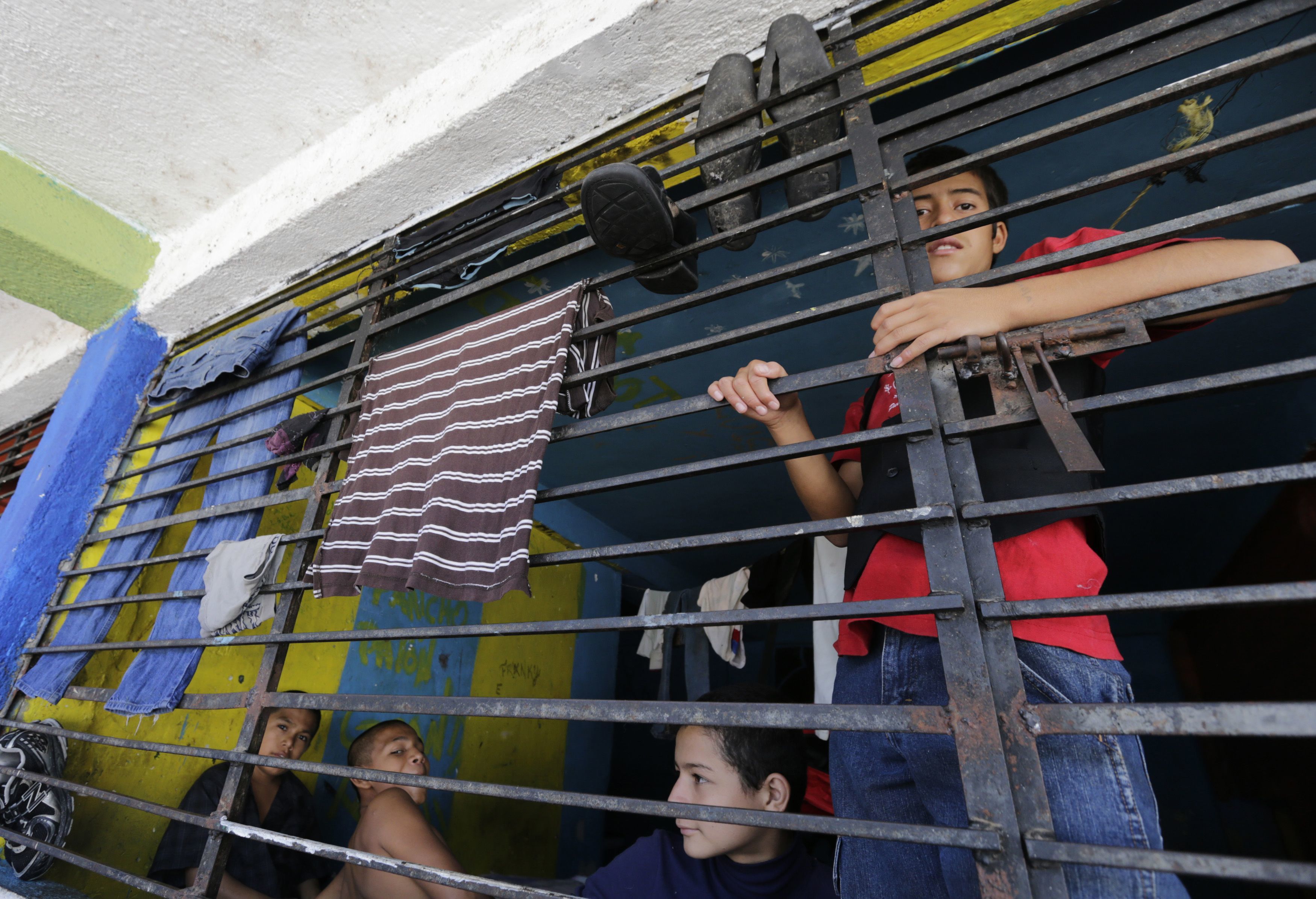 Συγκλονιστικές μαρτυρίες από το κολαστήριο όπου ζούσαν 458 ανήλικοι – Ελεύθερη η διευθύντρια (ΦΩΤΟ)