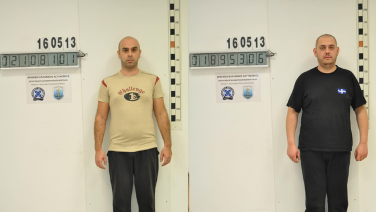 Στην δημοσιότητα από την αστυνομία οι φωτογραφίες των δυο δραστών της ρατσιστικής επίθεσης σε Καμερουνέζο