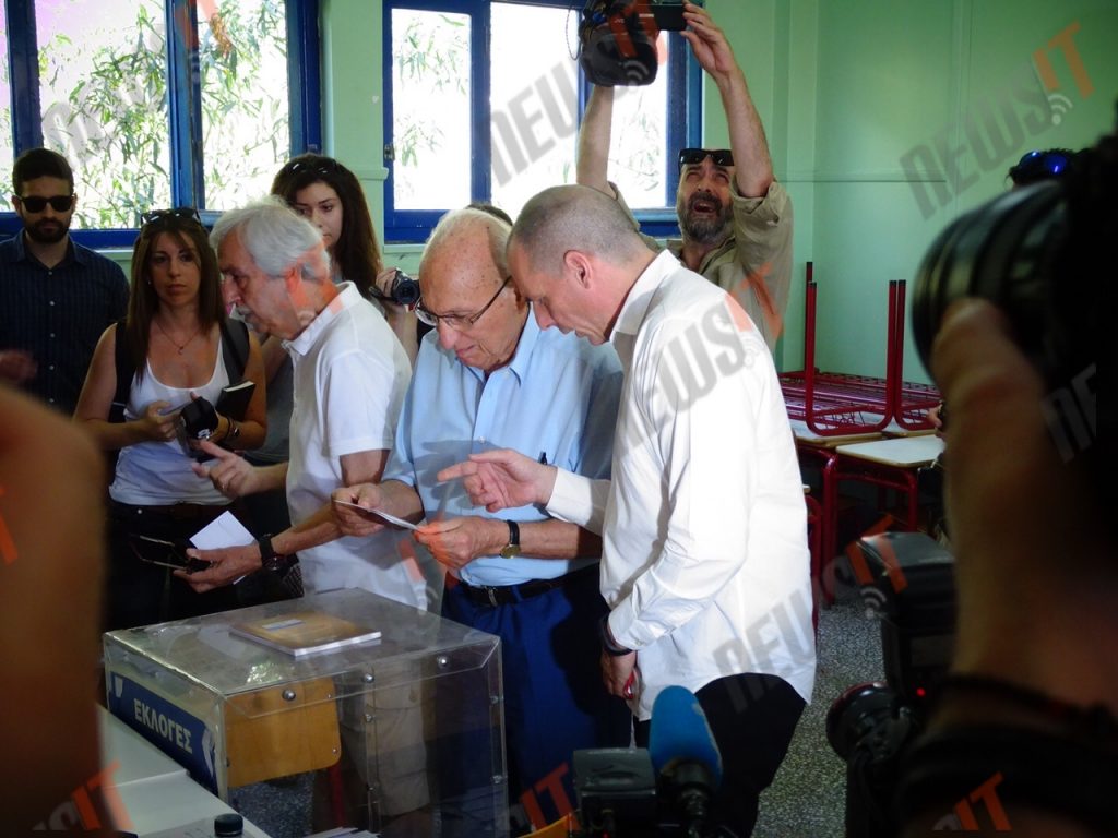 Στην κάλπη ο Βαρουφάκης