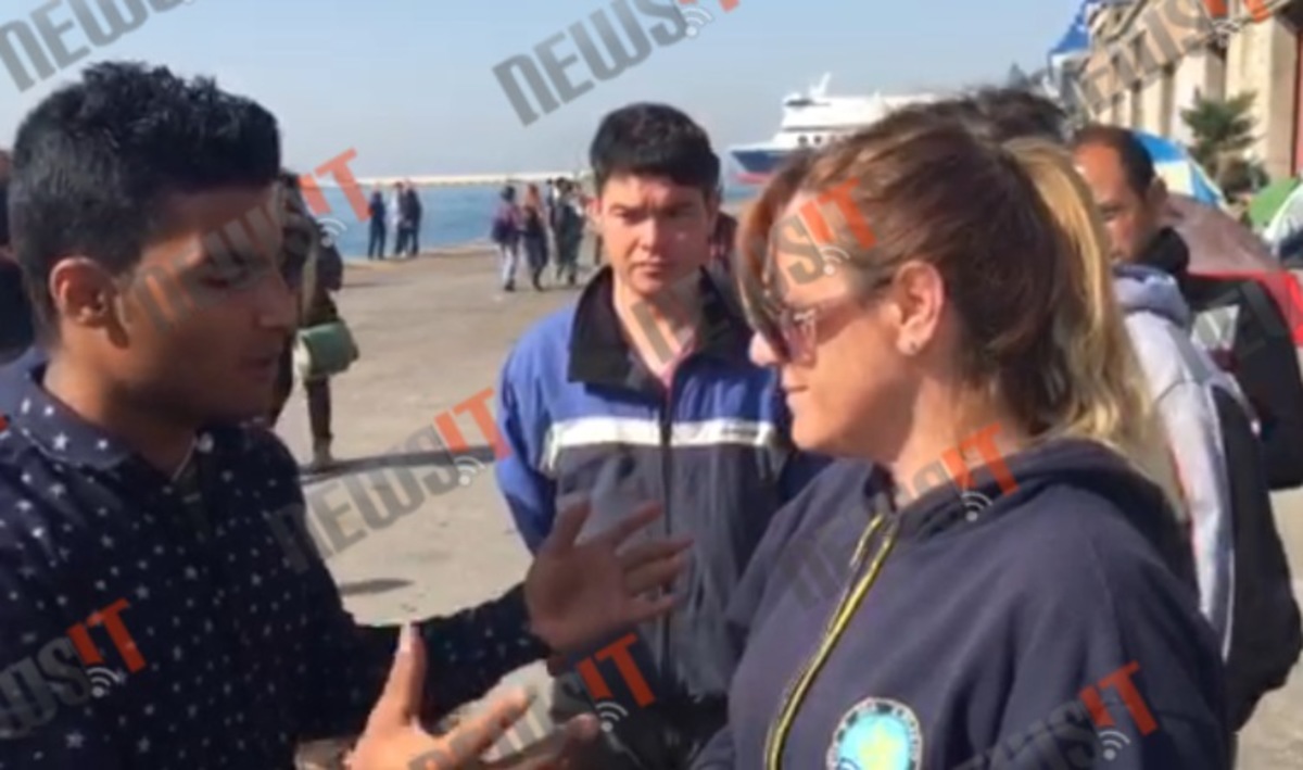 Προσπάθεια εκκένωσης στον Πειραιά