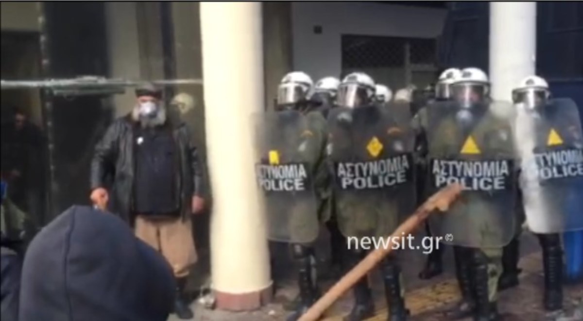 Άγριο ξύλο αστυνομικών αγροτών