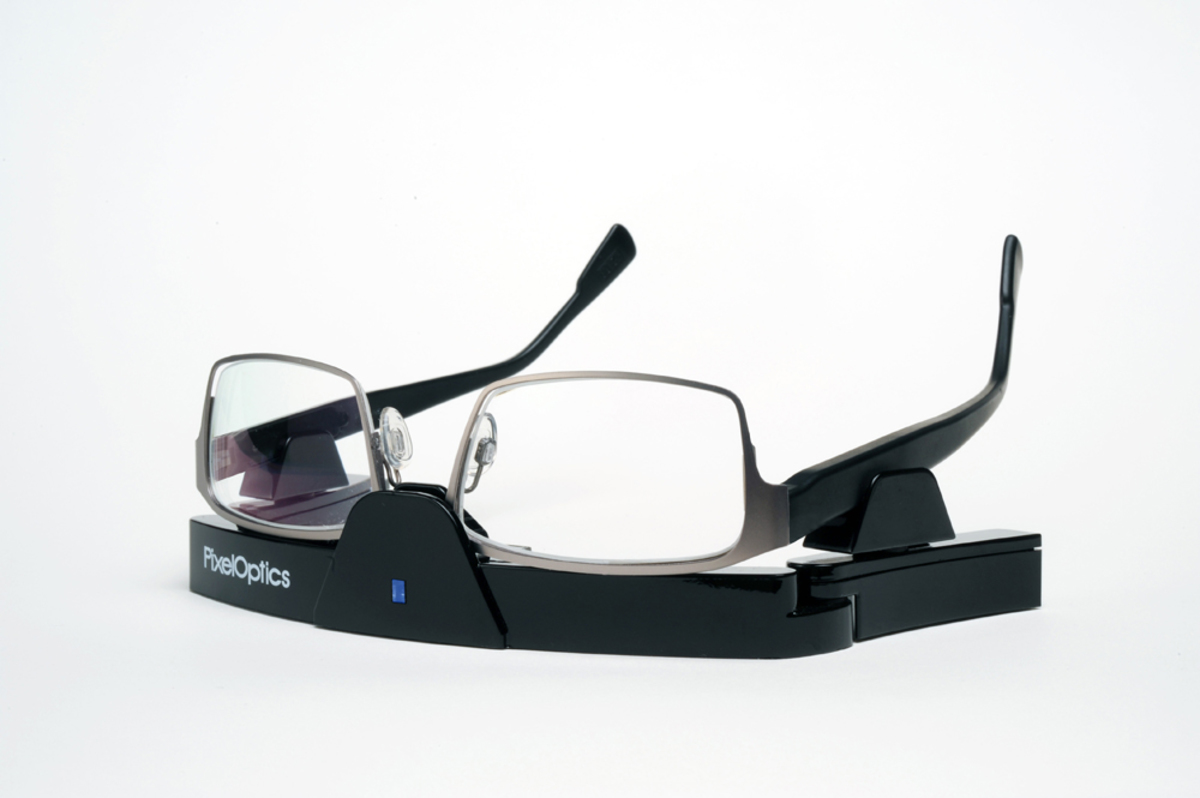 Τα πρώτα ηλεκτρονικά γυαλιά οράσεως έρχονται να αλλάξουν τα πάντα!