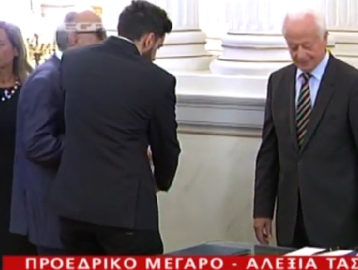 Η ορκωμοσία του Κουρουμπλή