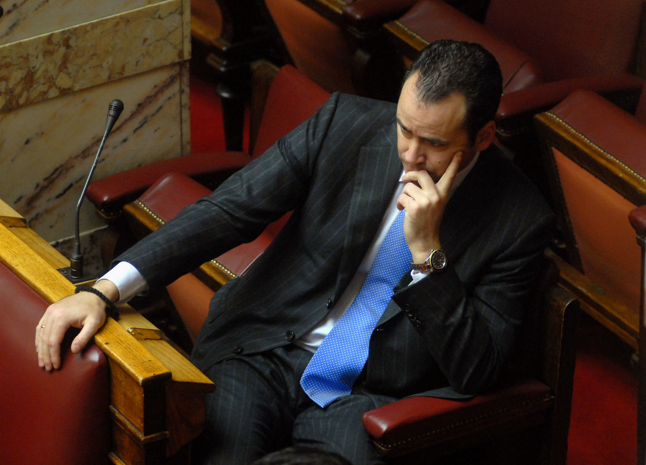 Διαψεύδει ο φρούραρχος της Βουλής ότι βρέθηκε όπλο στον Κώστα Κουκοδήμο