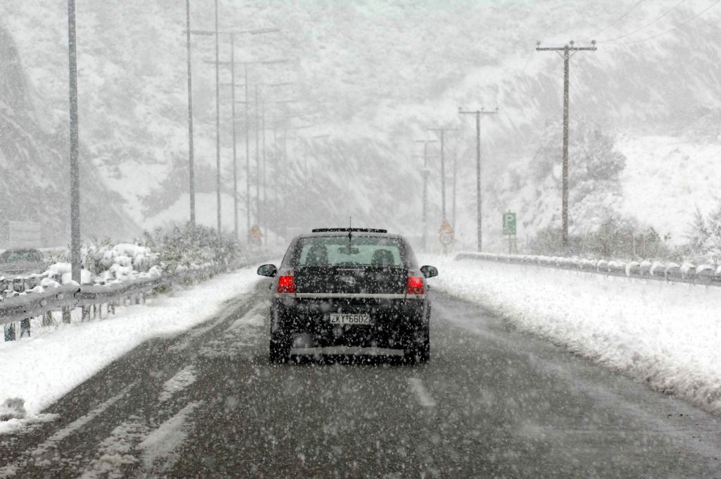 Υποχωρούν τα προβλήματα από την κακοκαιρία στην Πελοπόννησο