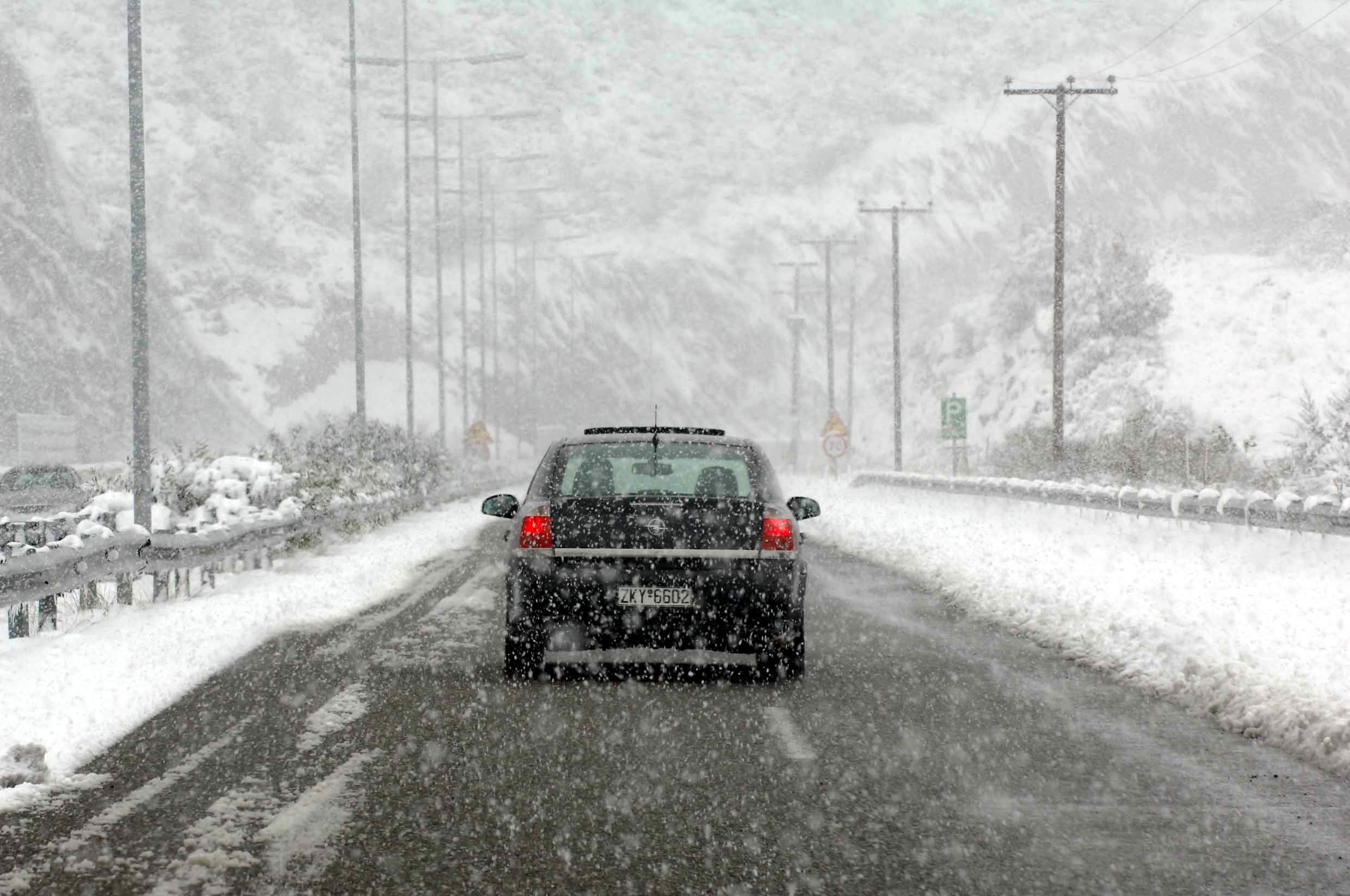 Υποχωρούν τα προβλήματα από την κακοκαιρία στην Πελοπόννησο