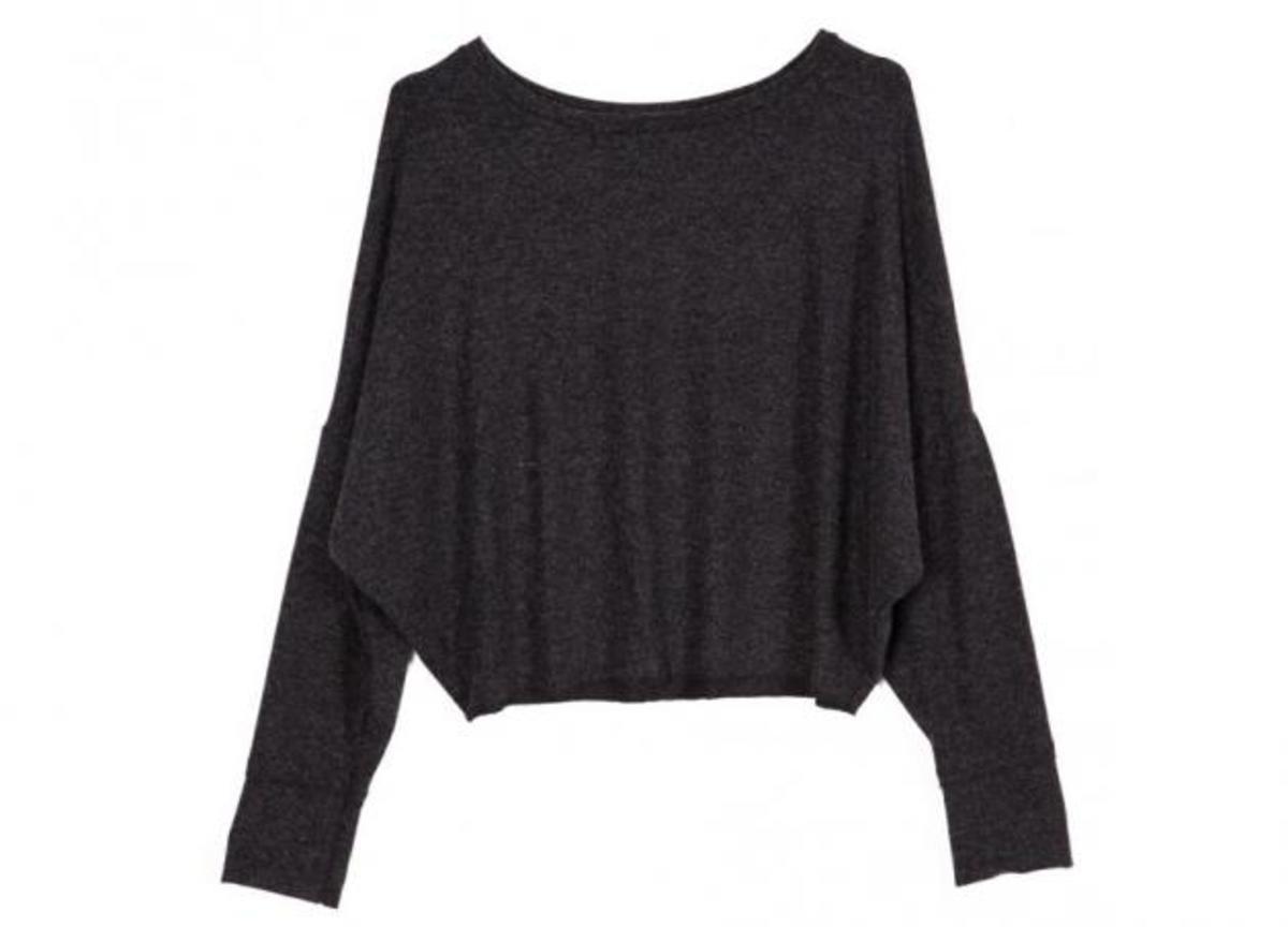 Γκρι πλεκτό top: Επένδυσε σε basic κομμάτια!