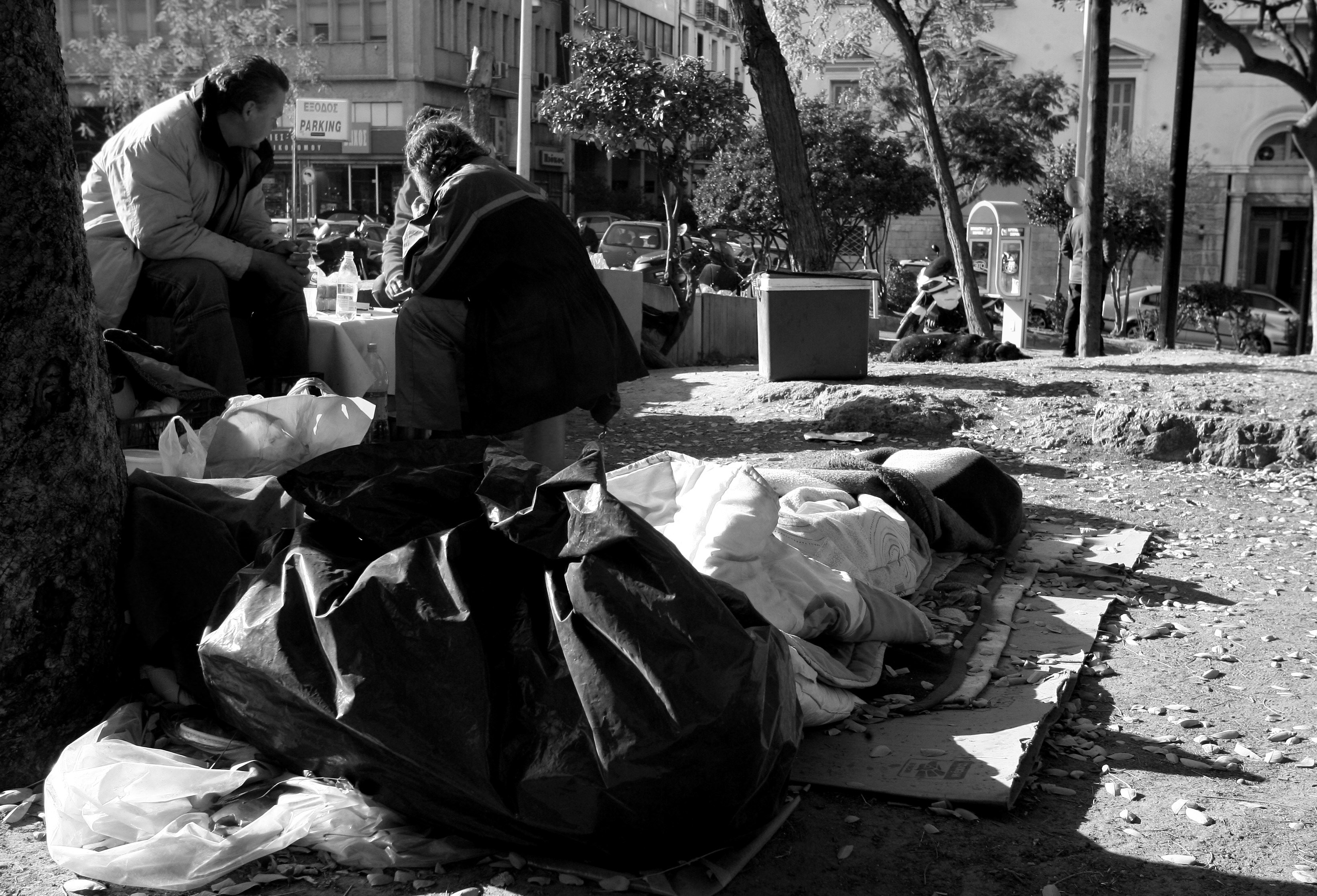Βίντεο – σοκ του CNN για τους άστεγους της Αθήνας