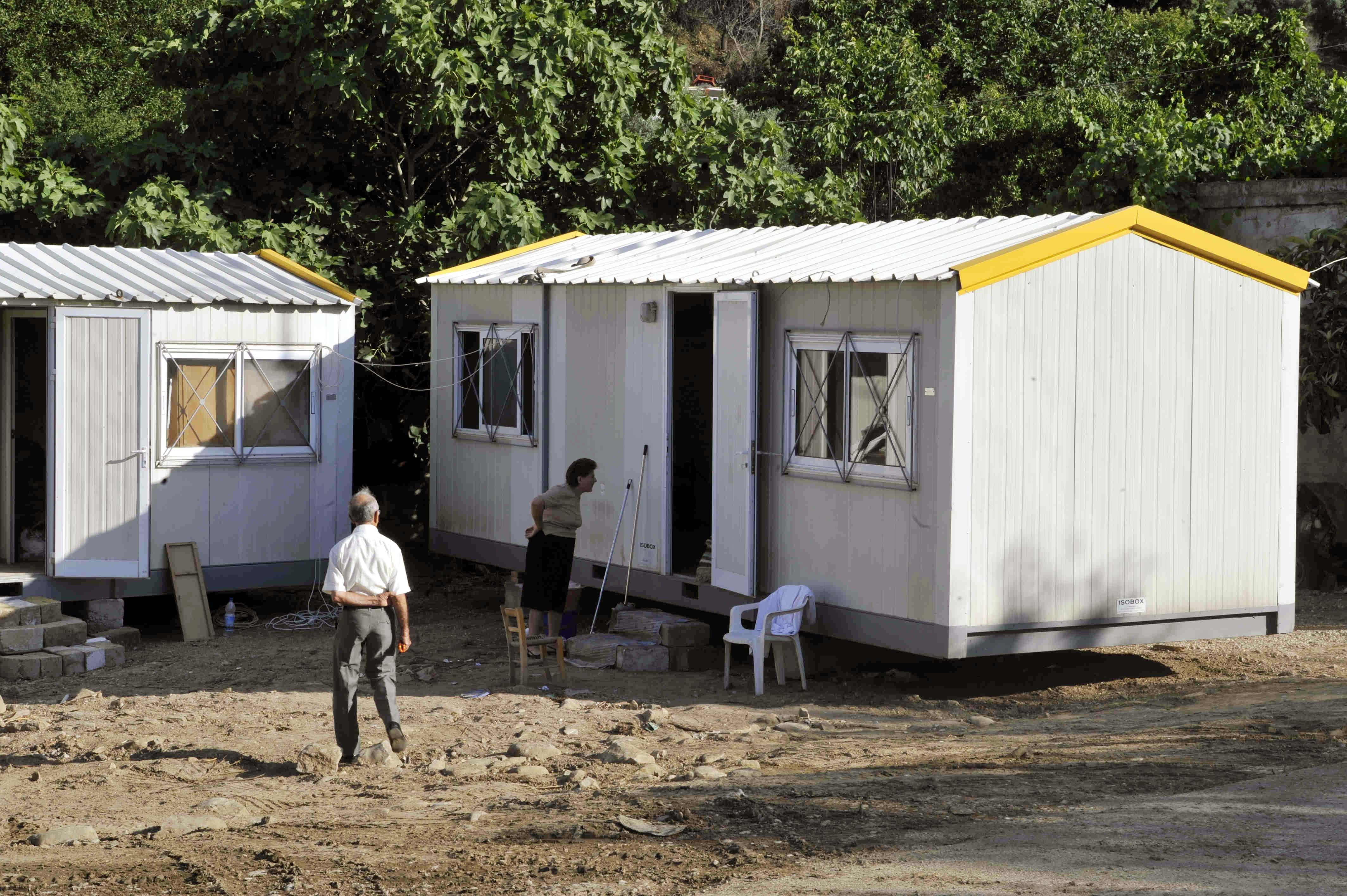 Έκλεψαν ακόμα και τους σεισμόπληκτους στην Πηνεία