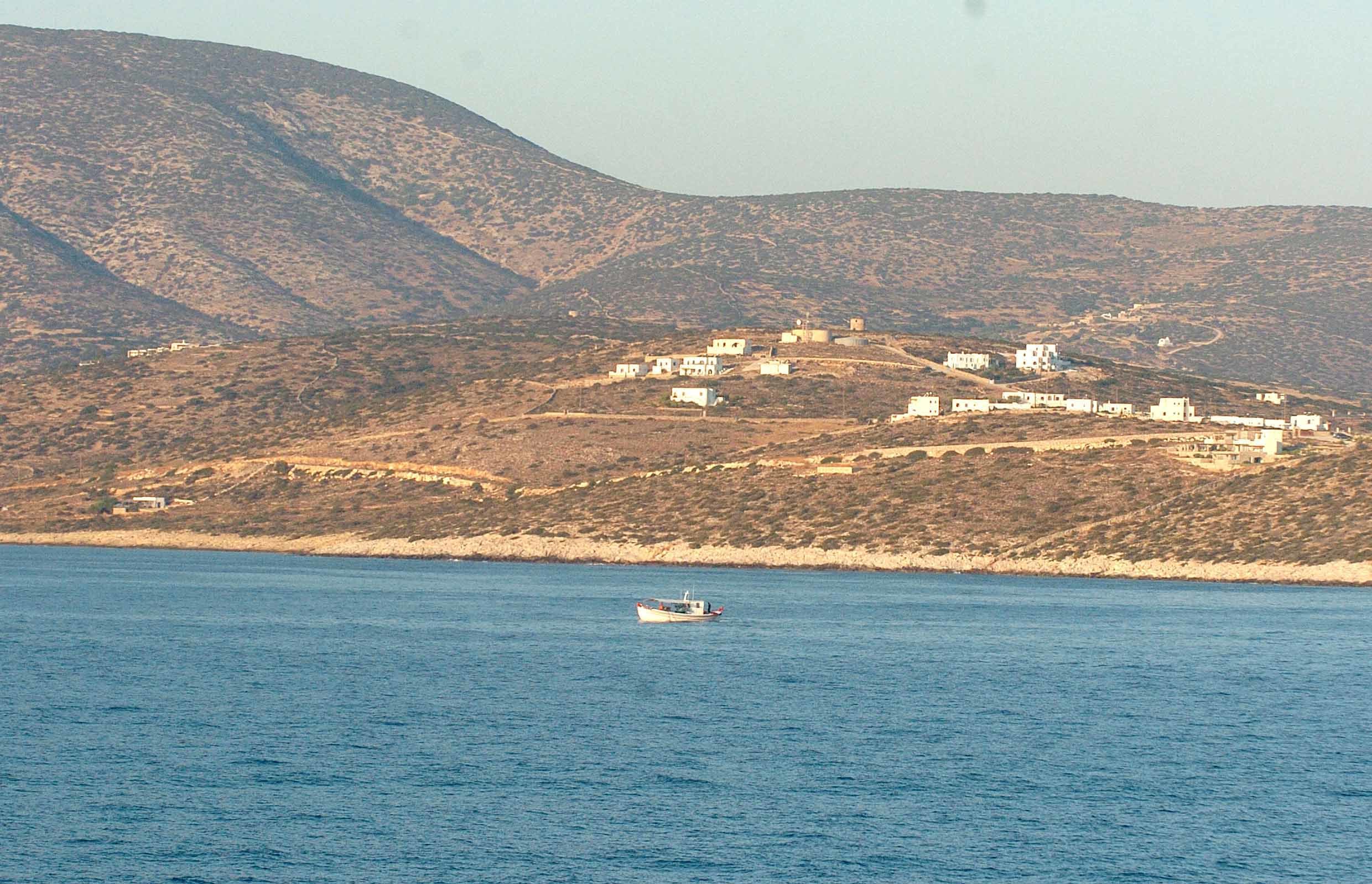 Κραυγή απόγνωσης από 10 μικρά νησιά – Επιστολή σε Σαμαρά: Κύριε πρωθυπουργέ: Δεν έχουμε νερό, συγκοινωνίες και γιατρό!