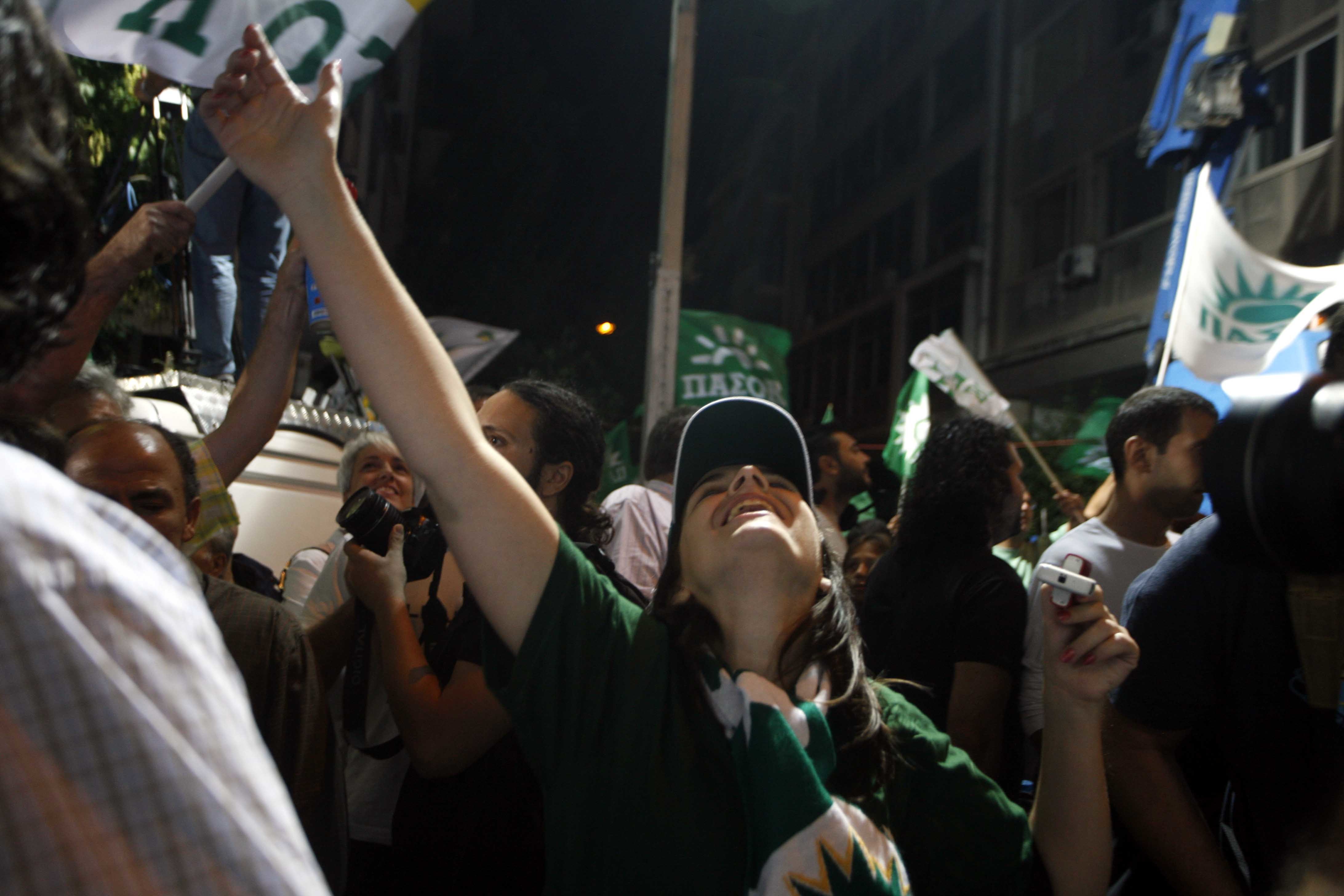 Μειώνουν τις επιχορηγήσεις των κομμάτων αλλά μόνο στα χαρτιά!