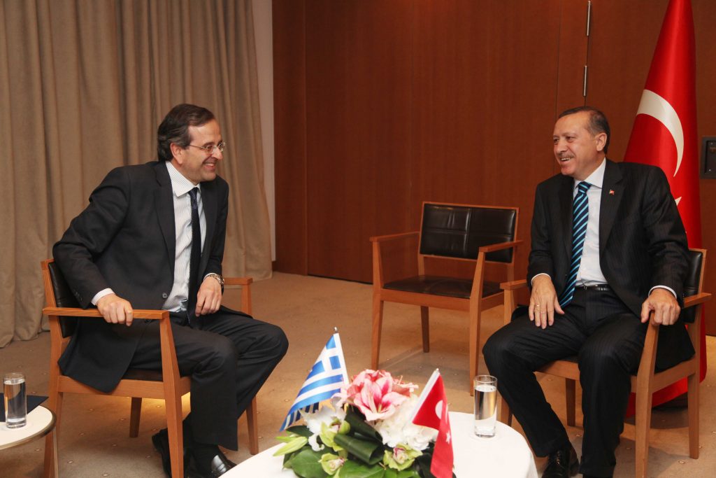Τώρα: Συνάντηση Σαμαρά – Ερντογάν στο Κατάρ
