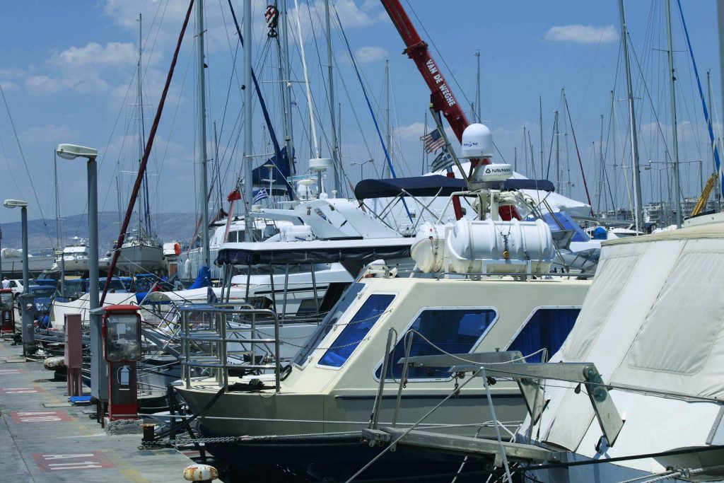 Έπιασαν στα πράσα υπάλληλο της Εταιρείας Ακινήτων Δημοσίου να “τα παίρνει!”