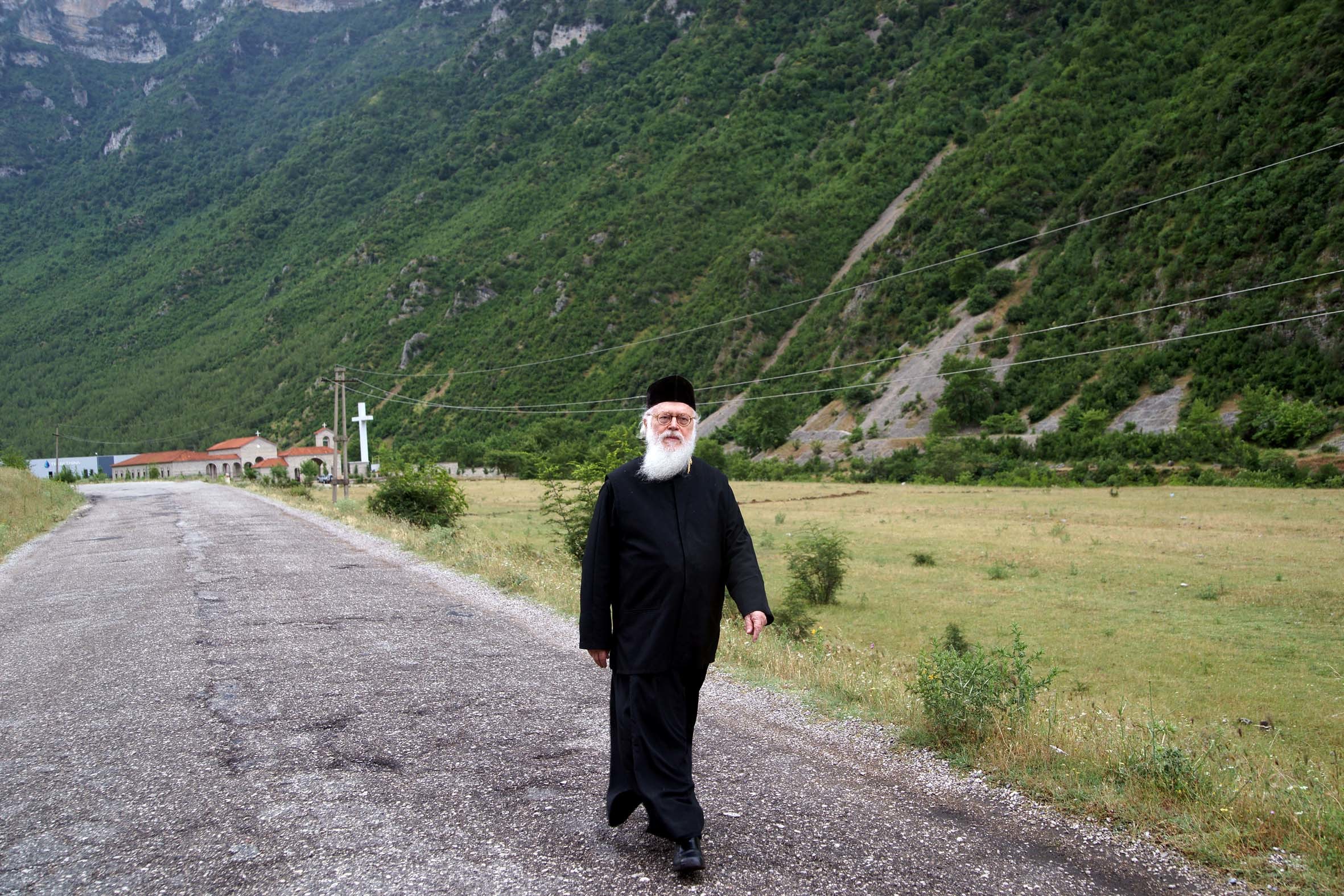 Ξέσπασμα Αναστάσιου για την βεβήλωση του ναού!