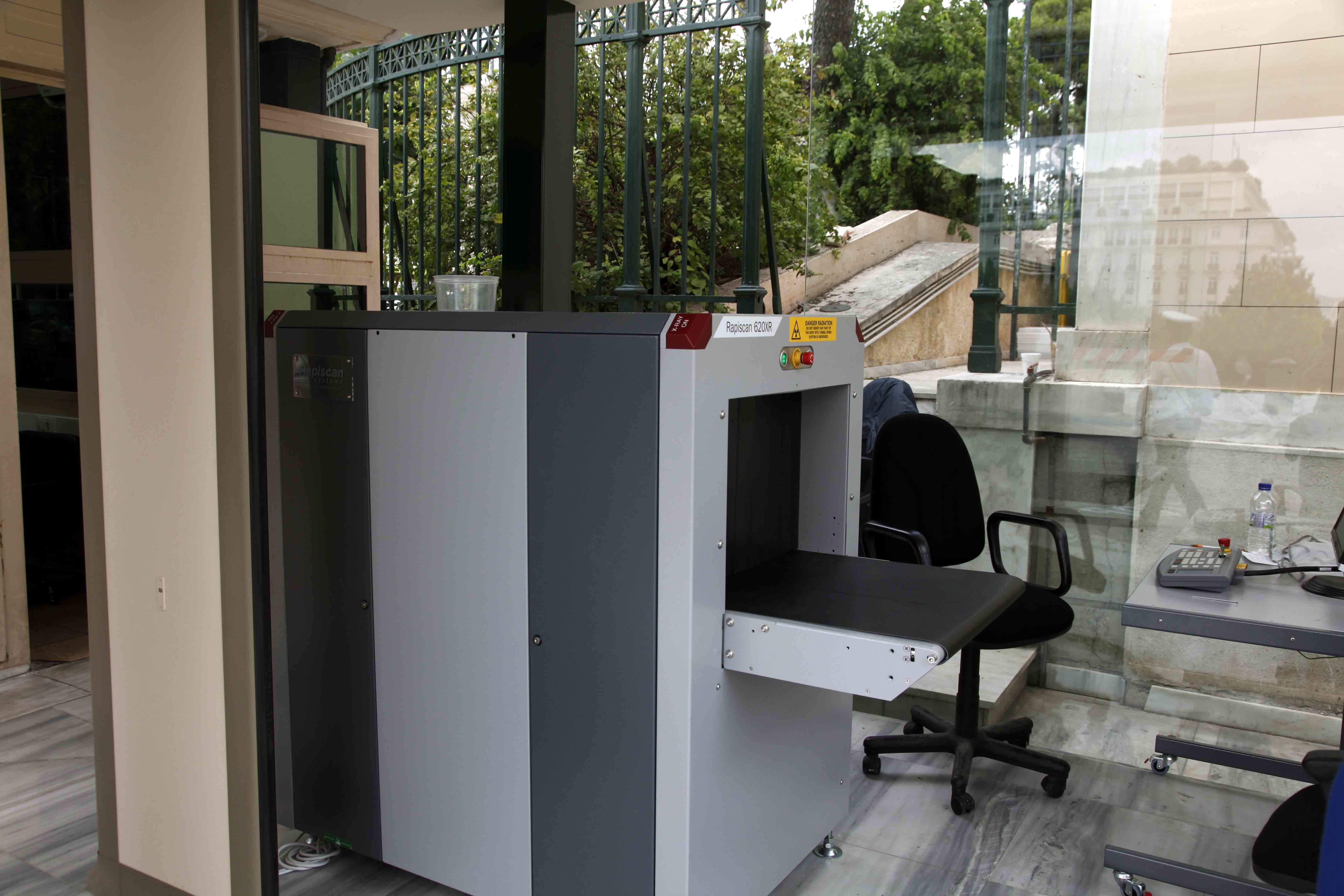 Οι ένοπλες βουλευτικές διμοιρίες και το σκηνικό του ξεπεσμού