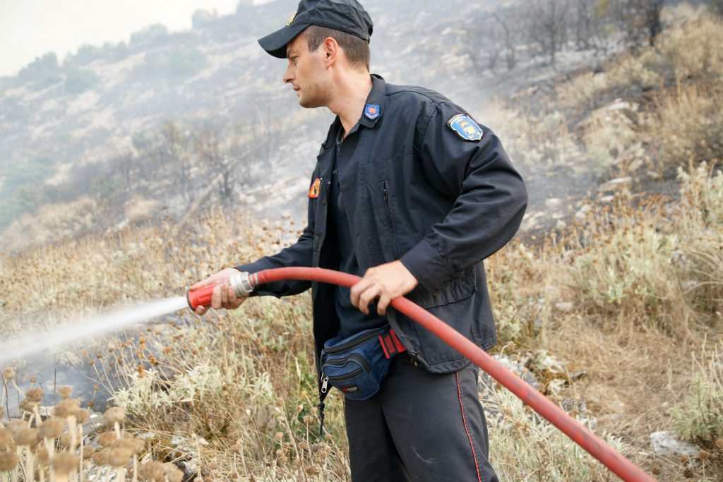 Λασίθι: Πήρε φωτιά το κοτέτσι στο οποίο έκρυβε 100.000 ευρώ!