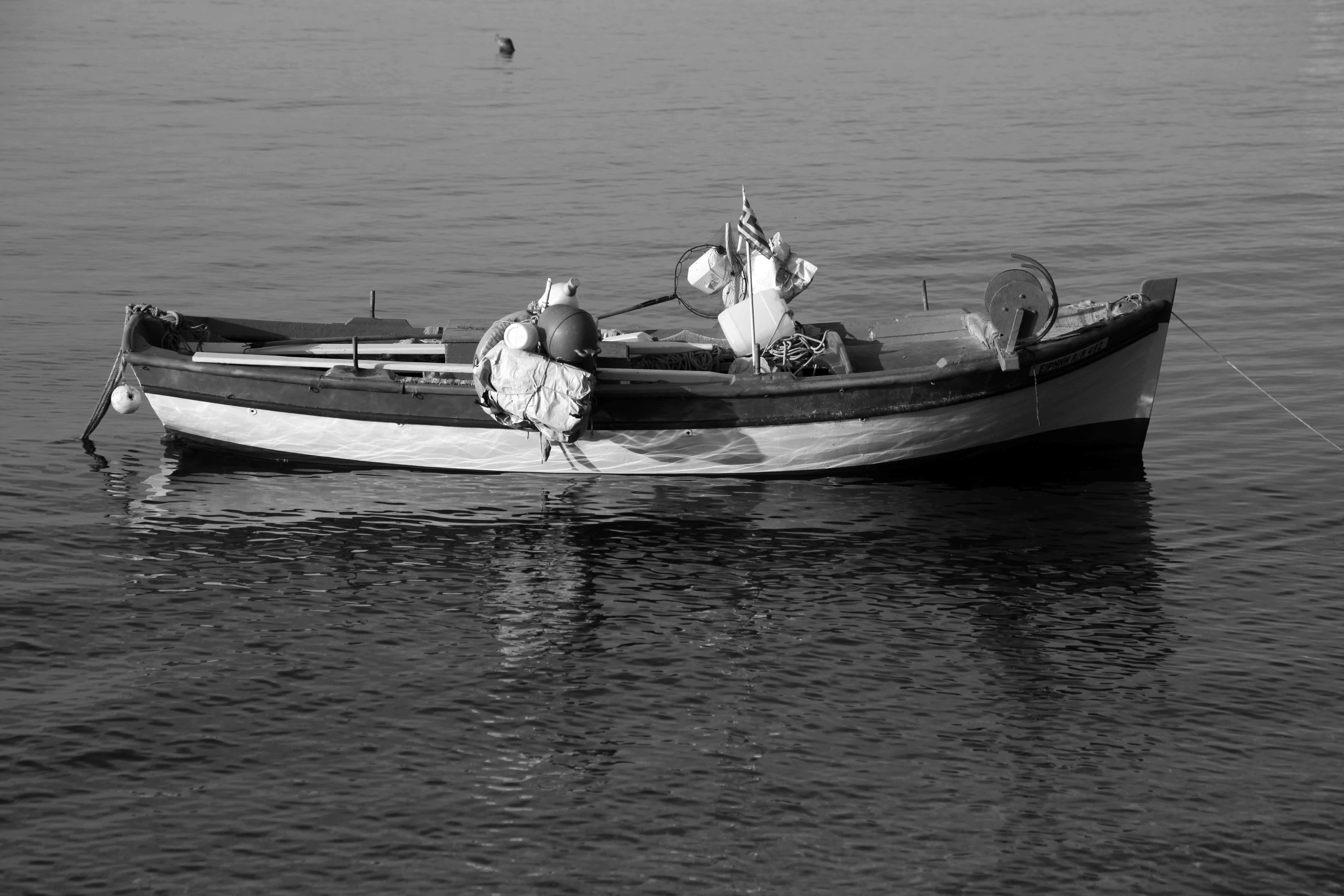 Εντόπισαν βάρκα με δυναμίτιδα στη Σαμοθράκη