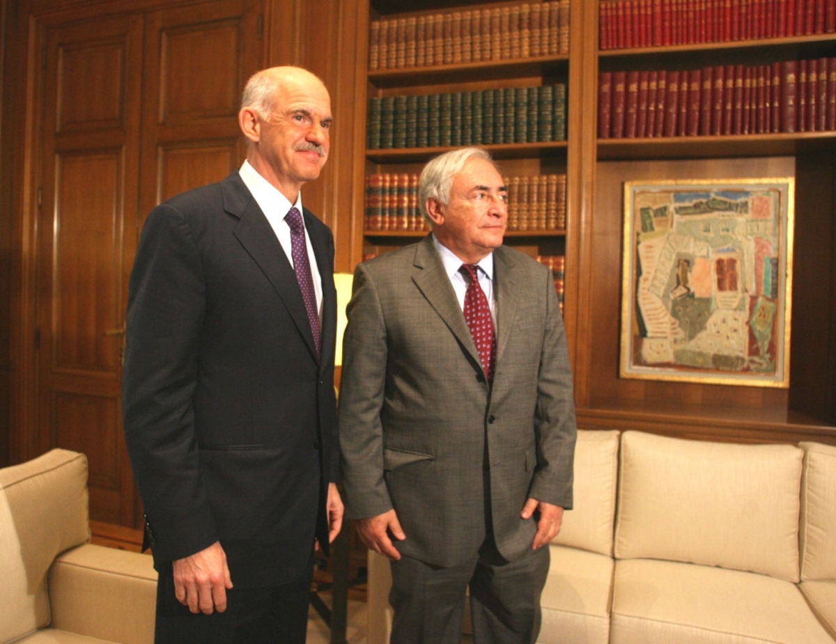 Στρος Καν: “Τα χειρότερα δεν έχουν περάσει. Εχουμε εντυπωσιαστεί από την προσπάθεια του ελληνικού λαού”