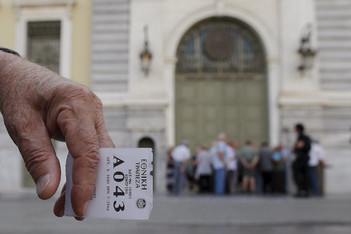 Κανονικά η τροφοδοσία των ΑΤΜ – Το βράδυ η απόφαση για το πώς θα λειτουργήσουν οι τράπεζες αύριο