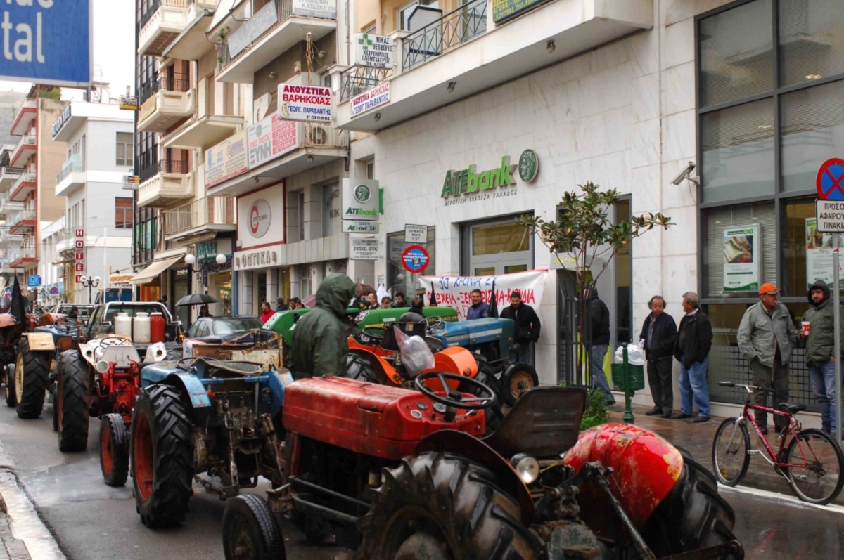 Ανάβουν μηχανές για μπλόκα οι αγρότες – Απειλεί ο Σκανδαλίδης πως δεν θα ανεχθεί τέτοια