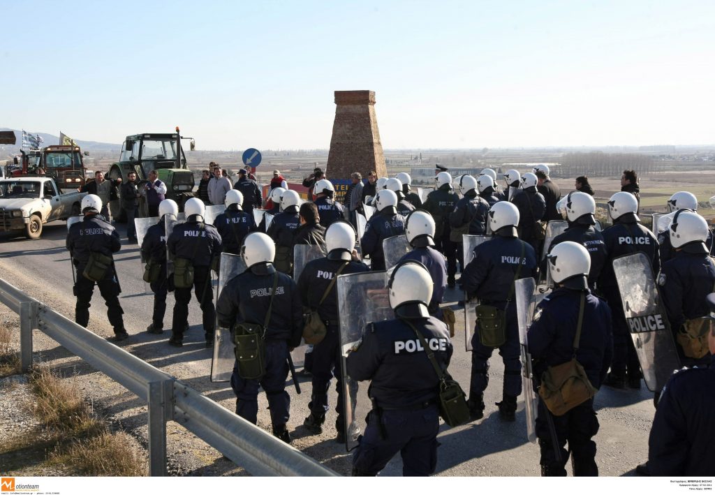 Σέρρες: Συλλήψεις αγροτών στον Προμαχώνα – Παραμένουν κλειστά τα σύνορα