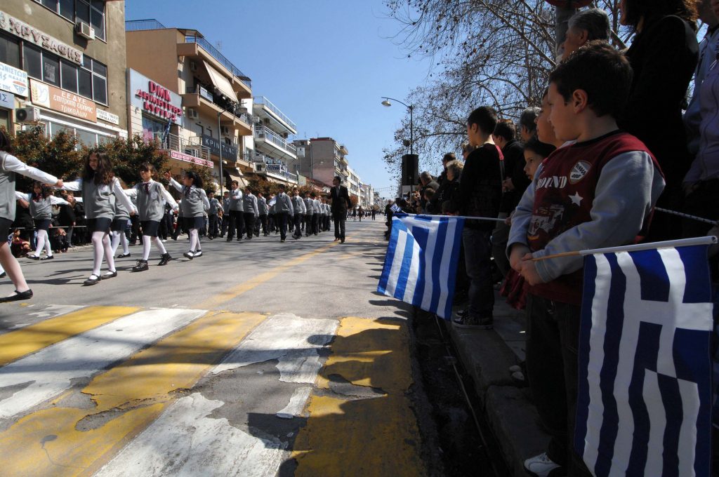 Τρίκαλα: Μικροεπεισόδια κατά την διάρκεια της παρέλασης