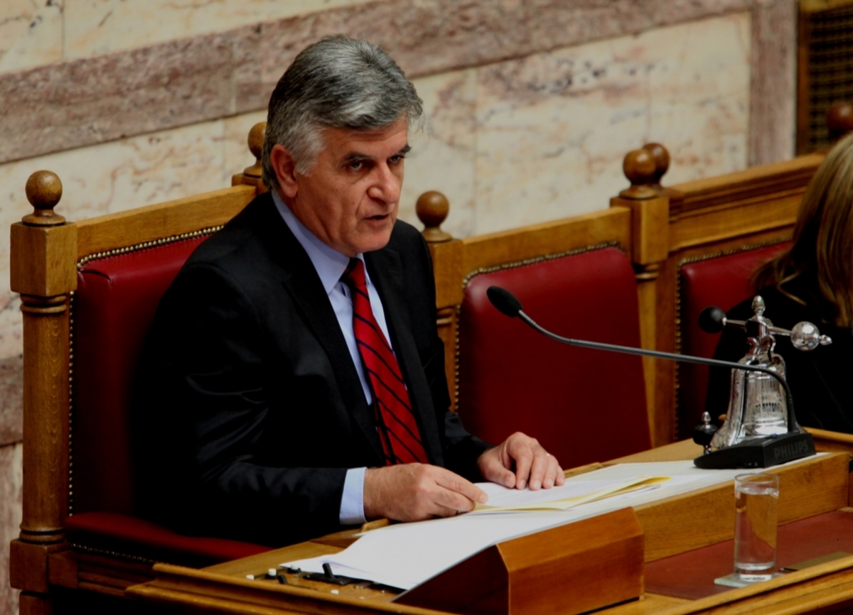 Πετσάλνικος για αποκλεισμό της Βουλής: “Τέτοια φαινόμενα κρύβουν κινδύνους για την δημοκρατία μας”