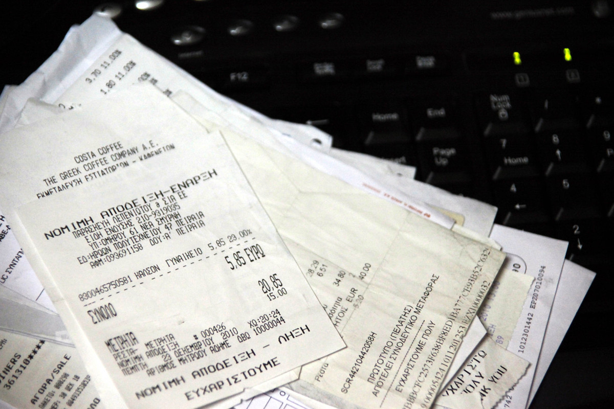 Βαλαβάνη: Σκέψη να αυξήσουμε τον ΦΠΑ σε Μύκονο και Σαντορίνη – Μην πετάξετε καμία απόδειξη – Ανοικτό να αυξηθούν ποτά και τσιγάρα