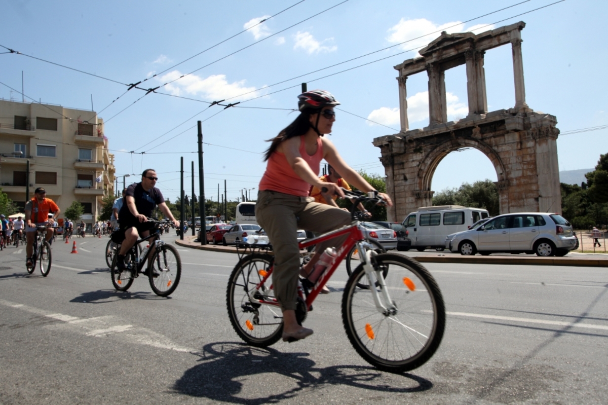 Ελεύθερα από σήμερα τα ποδήλατα στις λεωφορειολωρίδες