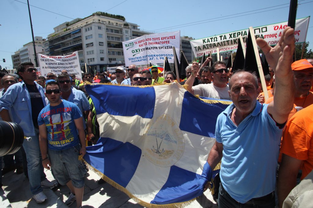 Θεσσαλονίκη: Στους δρόμους οι λιμενεργάτες – ”Ζούμε την απόλυτη αδικία”!
