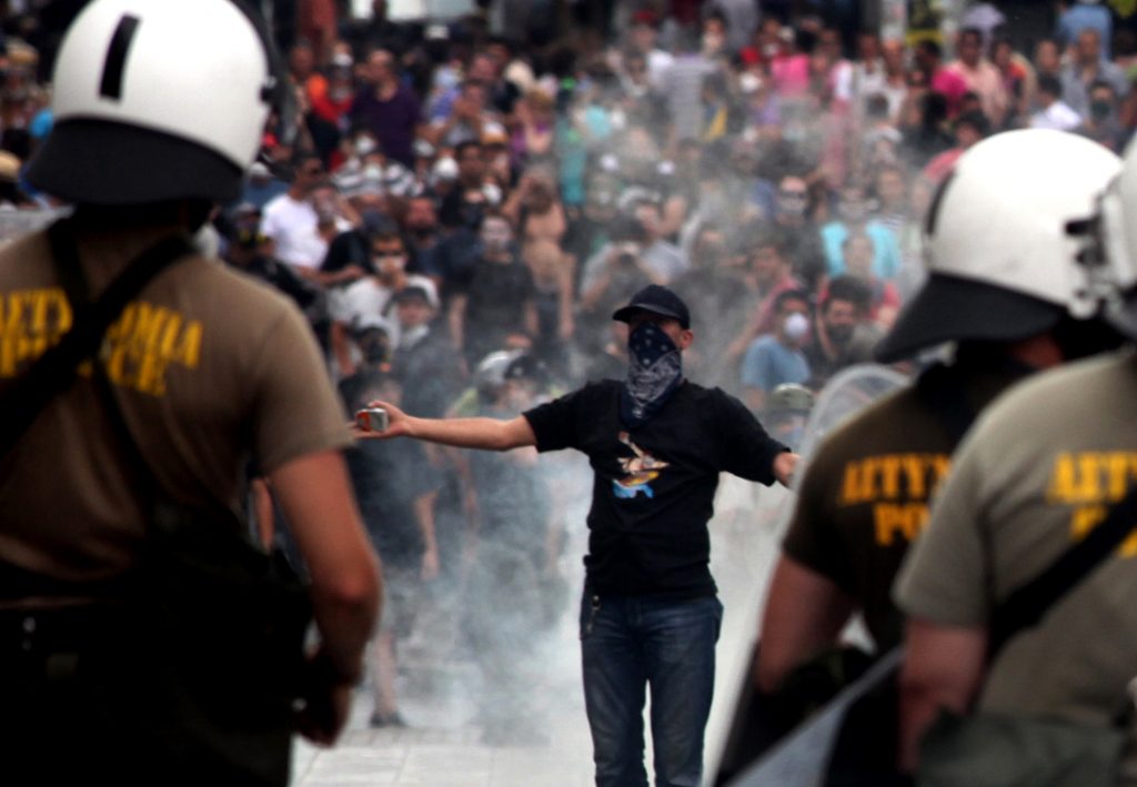 Ιδιώνυμο η κουκούλα σε διαδηλώσεις