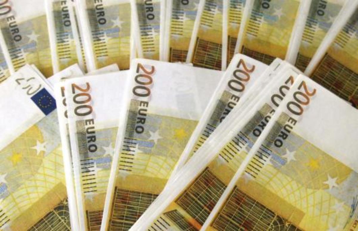 Αφορολόγητο 7-8.000 ευρώ για μισθωτούς-συνταξιούχους;