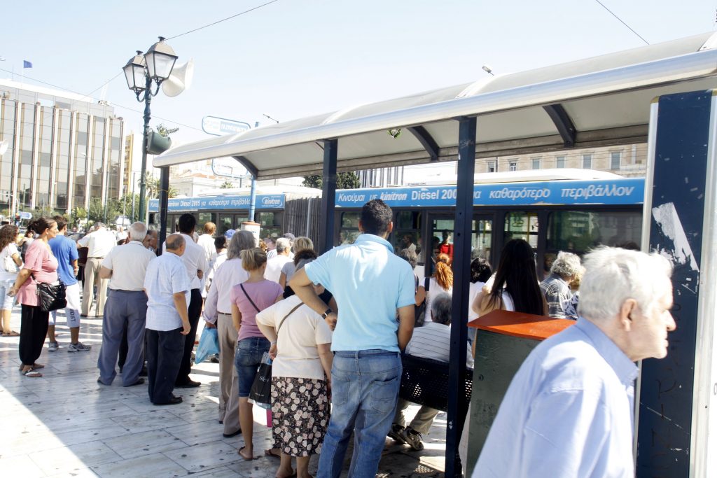 Δευτέρα… ταλαιπωρίας με στάσεις σε τρόλεϊ και λεωφορεία!