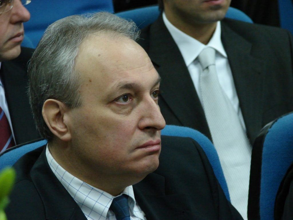 Βαγγέλης Μπασιάκος: Πέθανε από καρδιακή ανακοπή – Αυτά είναι τα συμπτώματα