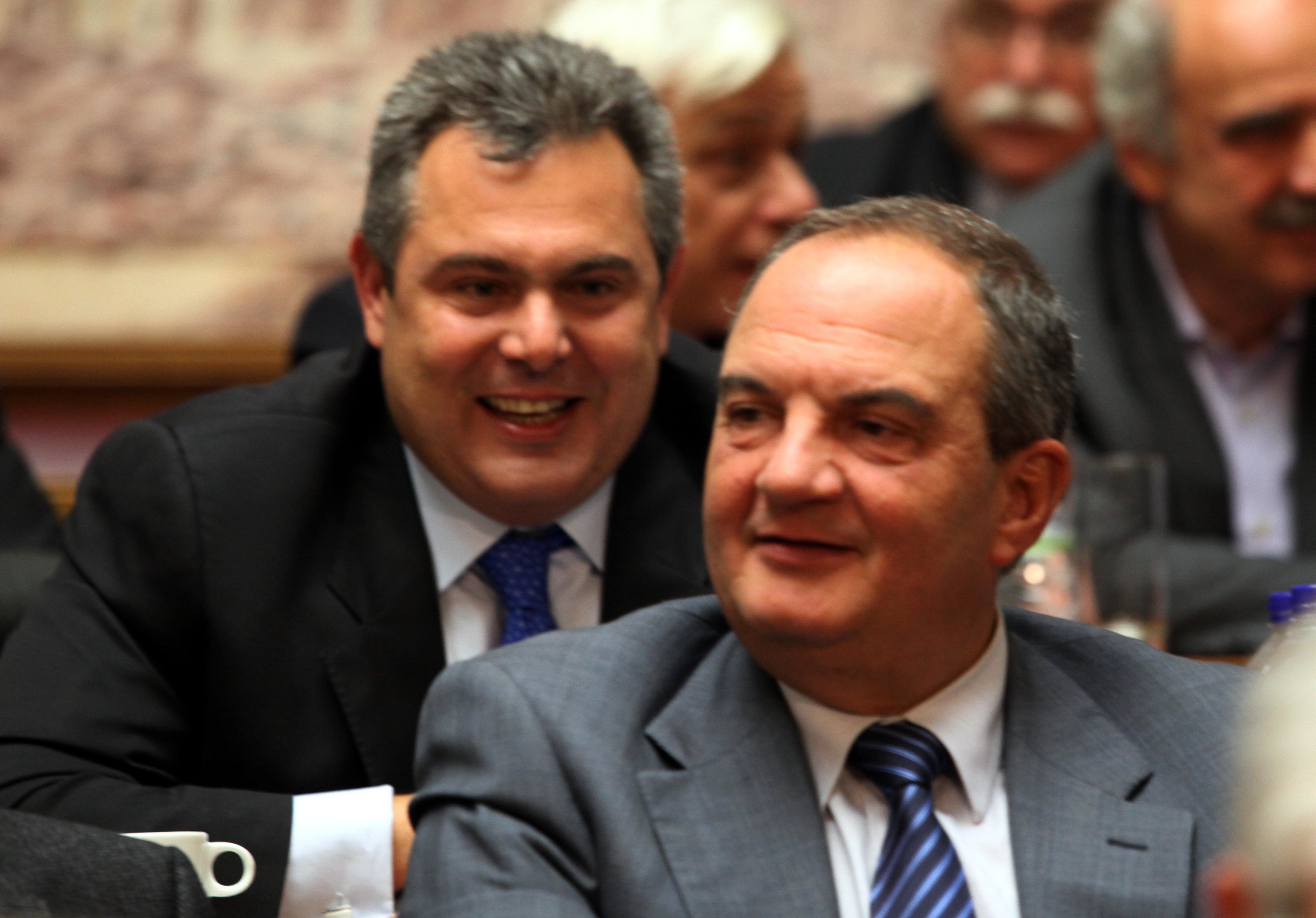 Κόντρα Καμμένου – Καψή και στην μέση ο Καραμανλής!