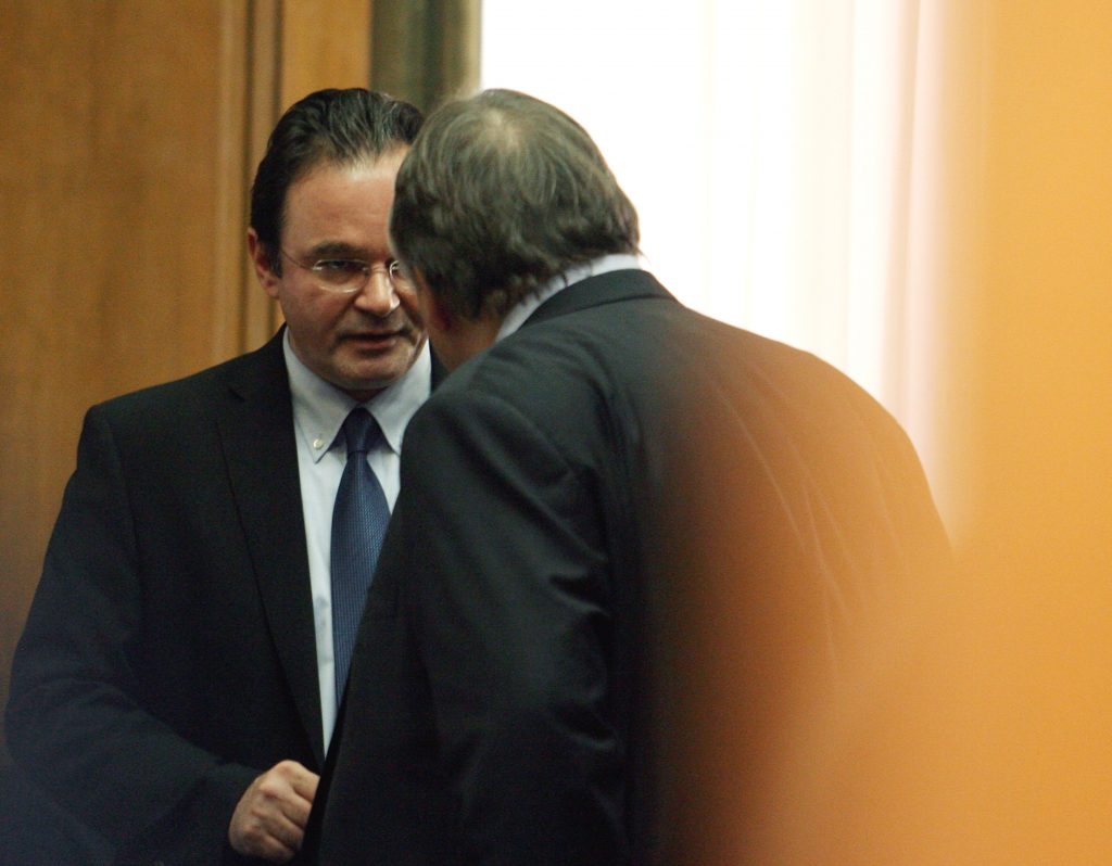 ΚΚΕ: αναζήτηση ποινικών ευθυνών για Παπακωνσταντίνου-Βενιζέλο